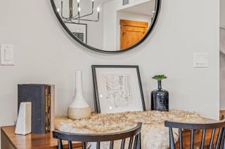 Luxury 1750sf Condo In DT Canmore Sleeps 10 - 1