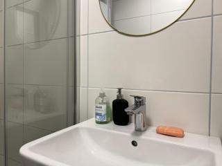 Cozy City Center Designer Apartment for 10 People - 3