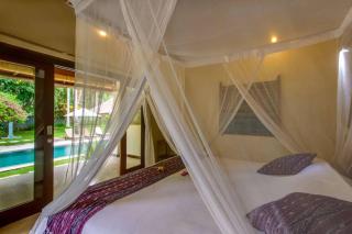 Villa with private pool, garden & terrace - 8