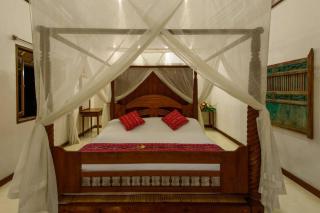 Villa with private pool, garden & terrace - 5