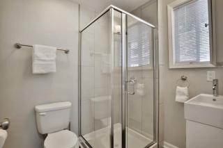 4 Bedrooms Modern Interior Spacious - 5