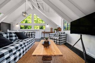 Peaceful American style Barn House Lawn Lake Views - 7