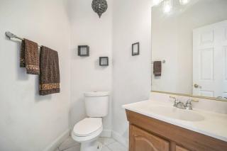 Massive 5 bedroom close to the strip - 5