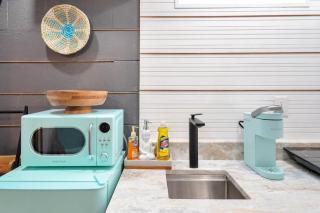 Peaceful Lake View Retreat Near Parks 10 Minutes to Downtown - 5