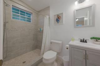 Private Studio near parks and Downtown - 8