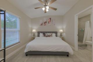 Private Studio near parks and Downtown - 7