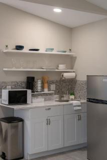 Private Studio near parks and Downtown - 4