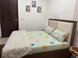 New Luxury 3BHK Near Yashobhoomi & Airport - 4