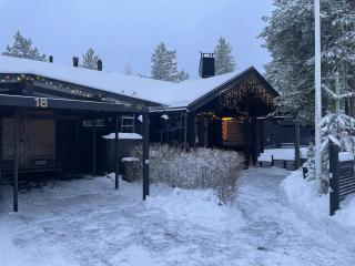 Log home near Santa - 9