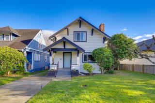 1 Mi to Historic Dtwn Dog-Friendly Everett Home! - 0
