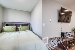 4 Blocks to Riverwalk Updated Astoria Studio - 9