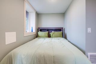 4 Blocks to Riverwalk Updated Astoria Studio - 2