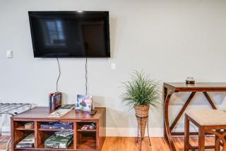 4 Blocks to Riverwalk Updated Astoria Studio - 1