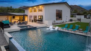 Luxury Manor with Pool, Spa, Pickleball, Views, Golf - 3
