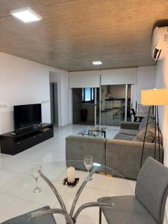 Departamento amplio con cochera, Av Sarmiento 645 - 0