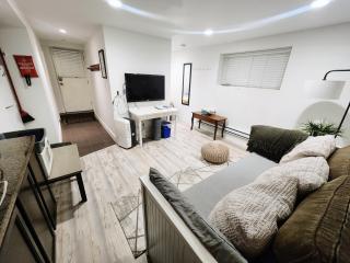 Small Private Studio at Kitsilano Beach - 0