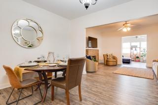 Near Family Fun! Centrally Located Indy Charmer - 5