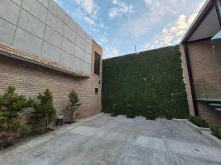 Modern Industrial Artsy Apt Remodel Secure - 5