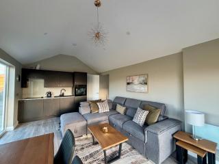 Beyond The Waters Edge Chalet - 9