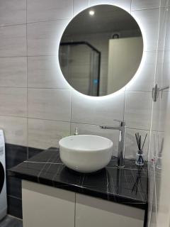 Stylish & Cozy Studio by Danailov Apartments - 2