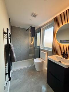 Beyond The Waters Edge Chalet - 1