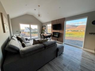 Beyond The Waters Edge Chalet - 5