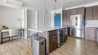 Landing Apartments - Yacht Harbor Club - 1