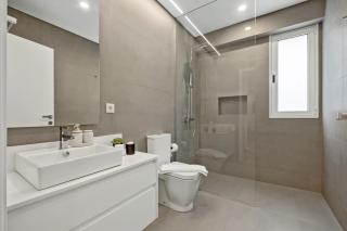 Modern Flat Just Steps From Shore - 2