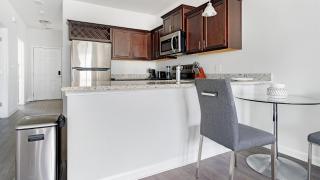Landing Beautiful 2BD Pool Gym - 3