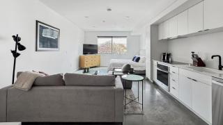 Landing Apartments - The Izzy - 7