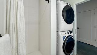 Landing Apartments - The Izzy - 1