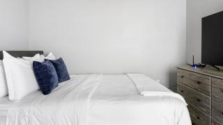 Landing Incredible Studio Gym Courtyard - 1