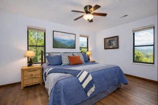 King Beds, VIEWS, Fire Pit, Spa, No Fees, New, Private, Games - 6