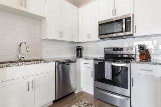 Landing Apartments - APEX South Creek - 5