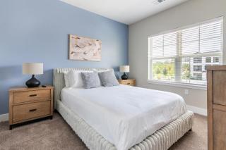 Landing Apartments - APEX South Creek - 2