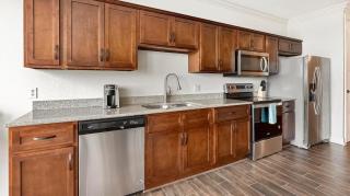 Landing Apartments - Carson Street Towers - 5