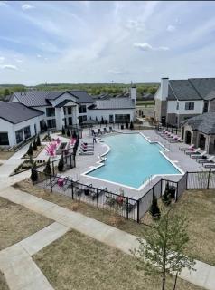 Landing Apartments - Redbud Ranch - 3