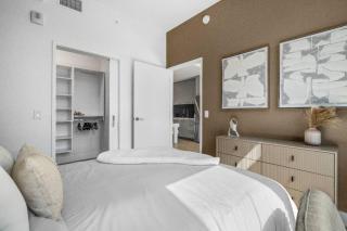 Epitome of Luxury Condo in DTLA - 8