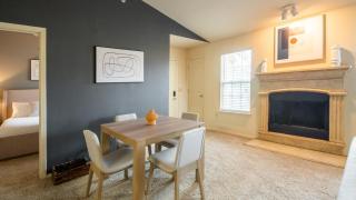 Landing Apartments - Park at Mission Hills - 6