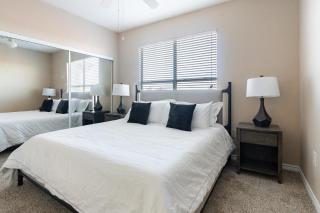 Landing Chic 1BD Pool Gym - 4