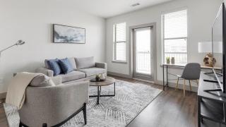 Landing Beautiful 1BD Courtyard Yoga Studio - 8