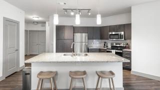 Landing Chic 2BD Clubhouse Pool - 7