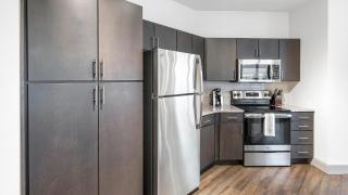 Landing Chic 2BD Clubhouse Pool - 6