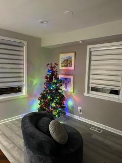 Stylish 3BR Townhouse with Backyard,and Easy Parking - 7