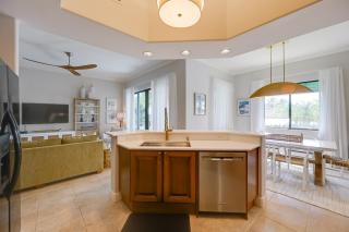 Luxe Naples Bay Resort Condo Near Fifth Ave! - Naples - 1