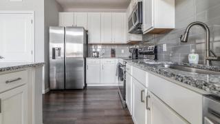 Landing Apartments - Kendall Park - 4