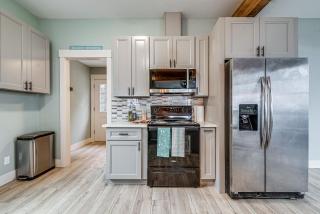 Astoria Home Base with River Views, 3 Mi to Dtwn! - 3