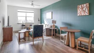 Landing Stylish 1BD Courtyard Gym - 5