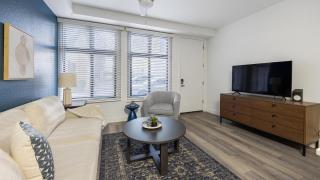 Landing Apartments - Ten01 On The Lake - 6