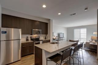 Landing Apartments - Broadway Station - 4